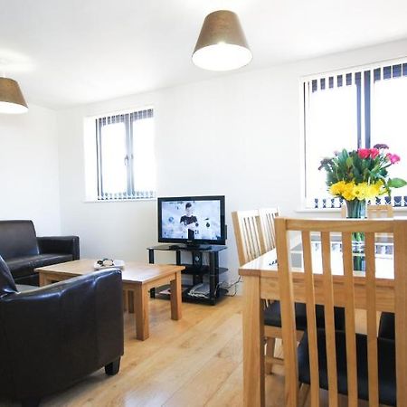 Crompton House Apartments Edgware Екстер'єр фото