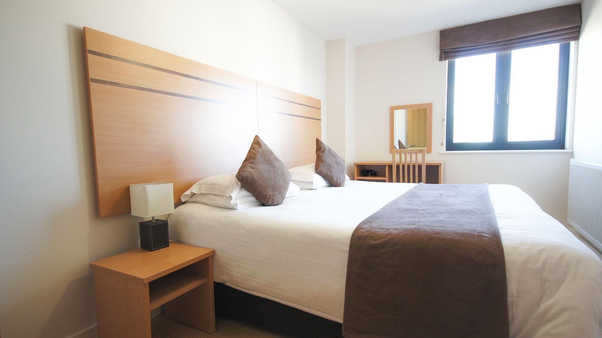 Crompton House Apartments Edgware Екстер'єр фото