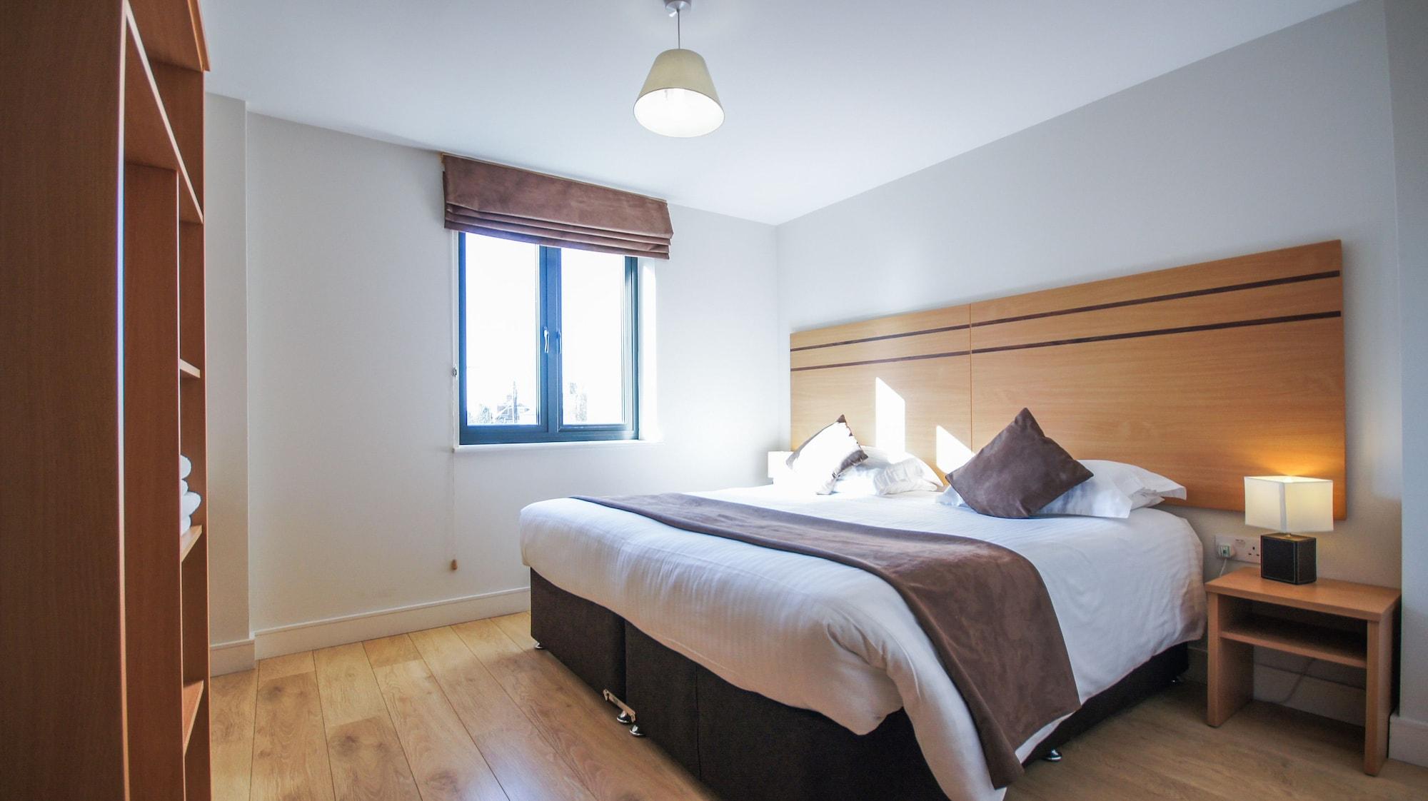 Crompton House Apartments Edgware Екстер'єр фото