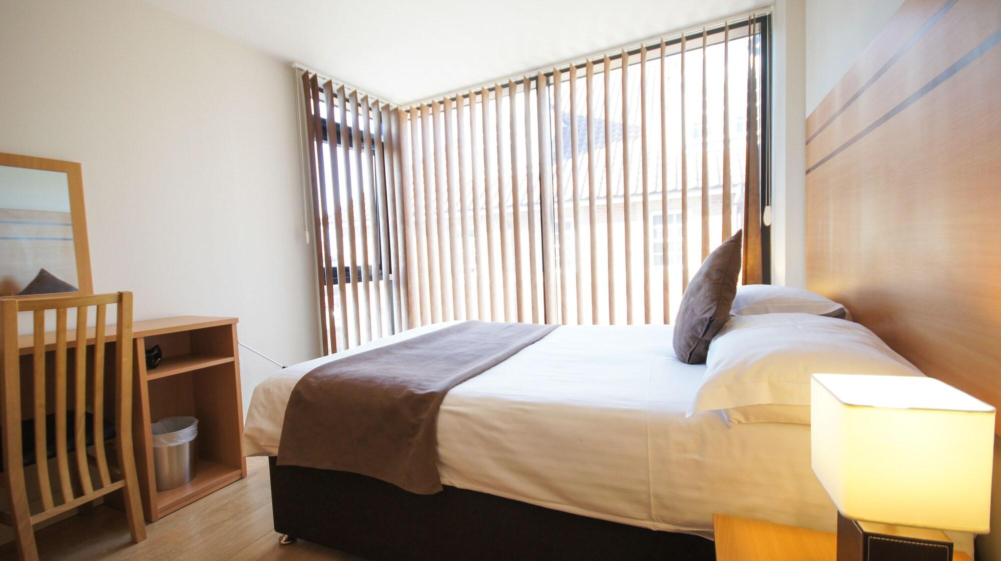 Crompton House Apartments Edgware Екстер'єр фото