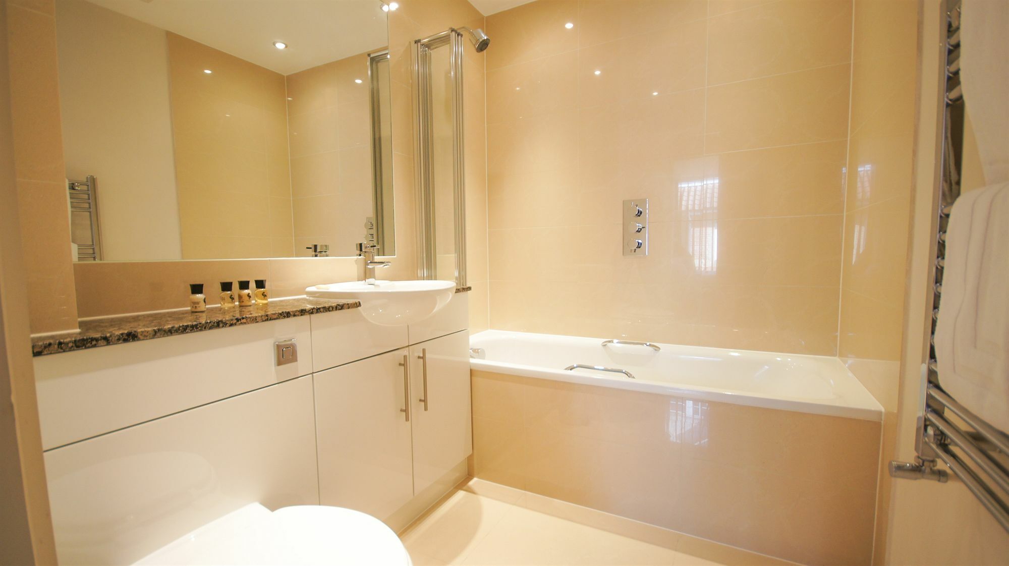 Crompton House Apartments Edgware Екстер'єр фото